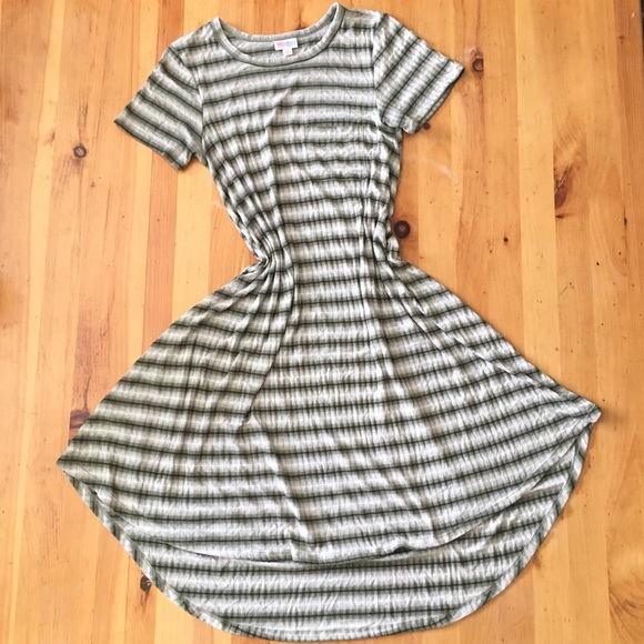Lularoe Carly Abstract Lines Green - Picture 1 of 4